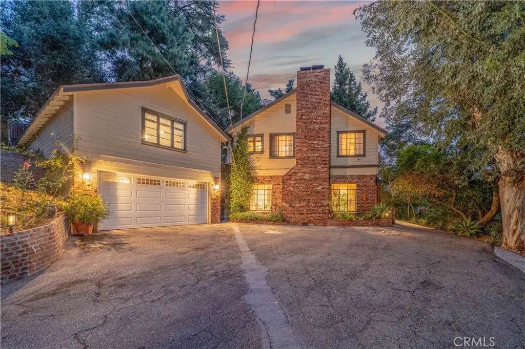 9925 Shadow Hills, Sunland