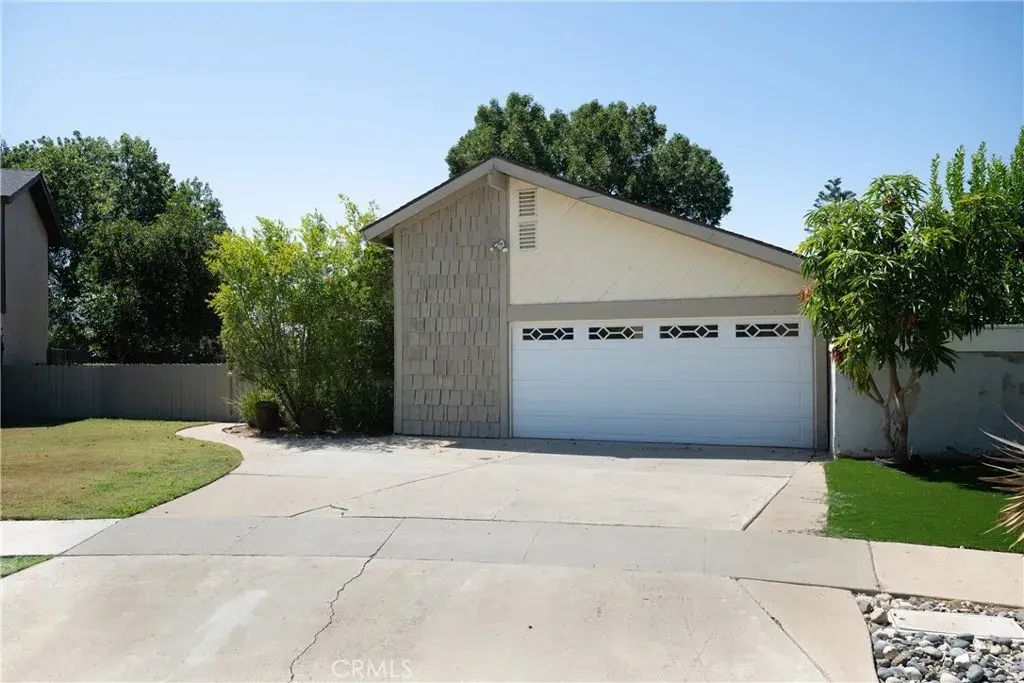 1589 Camelot, Corona