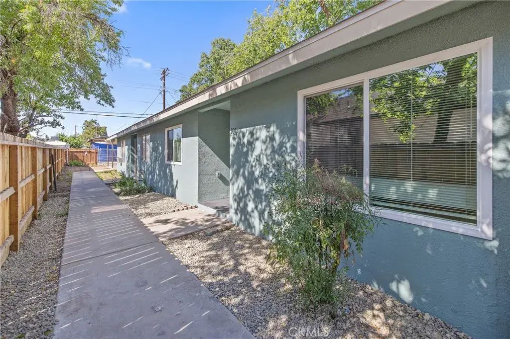 2251 E Clay Avenue, Fresno