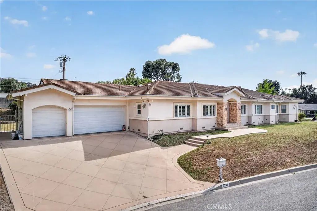 3216 E Mobeck, West Covina