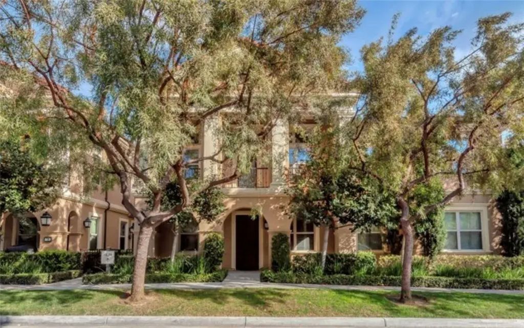 76 Mayfair, Irvine
