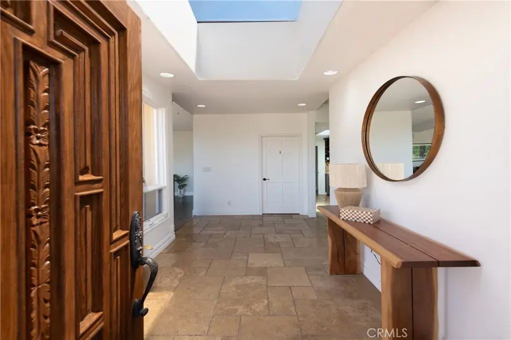 3913 Ventura Canyon, Sherman Oaks