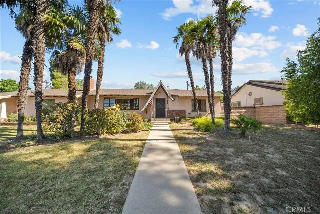 18427 San Fernando Mission, Porter Ranch