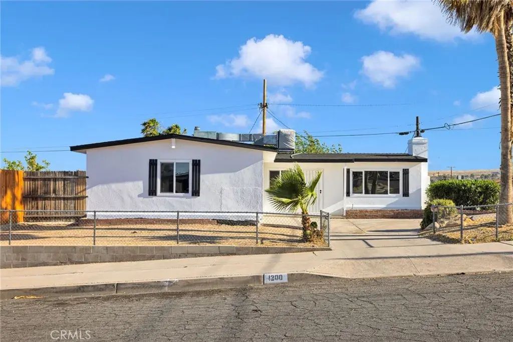 1200 Carson Street, Barstow