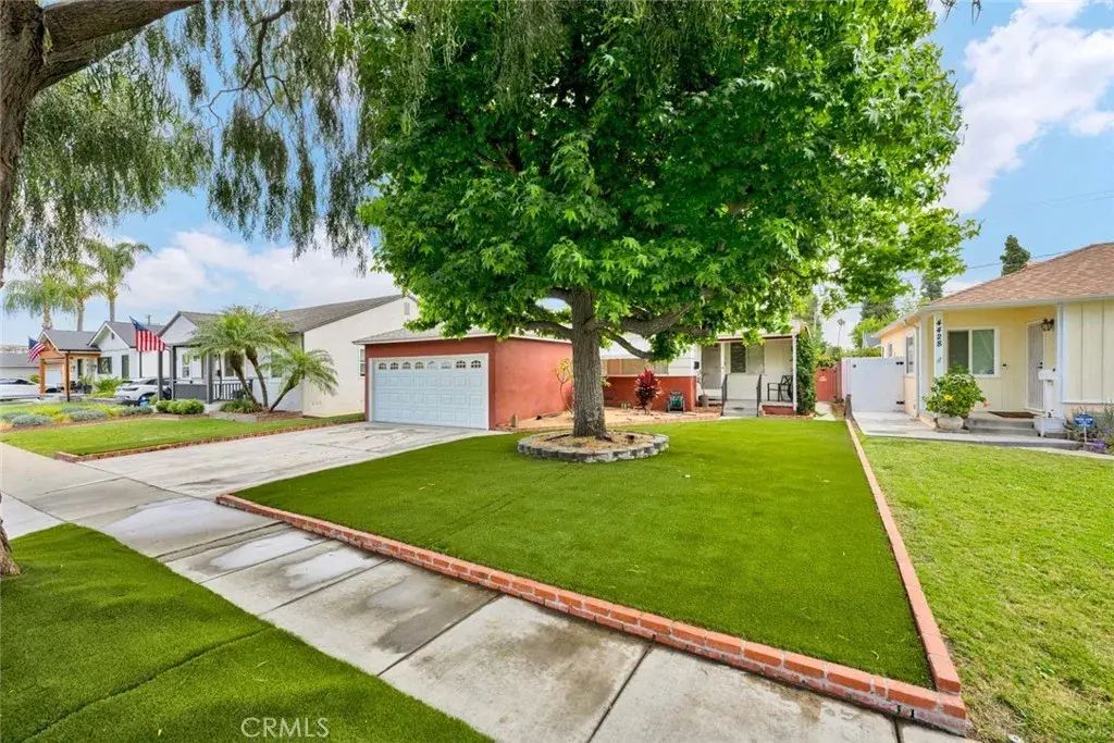 4432 Iroquois, Lakewood
