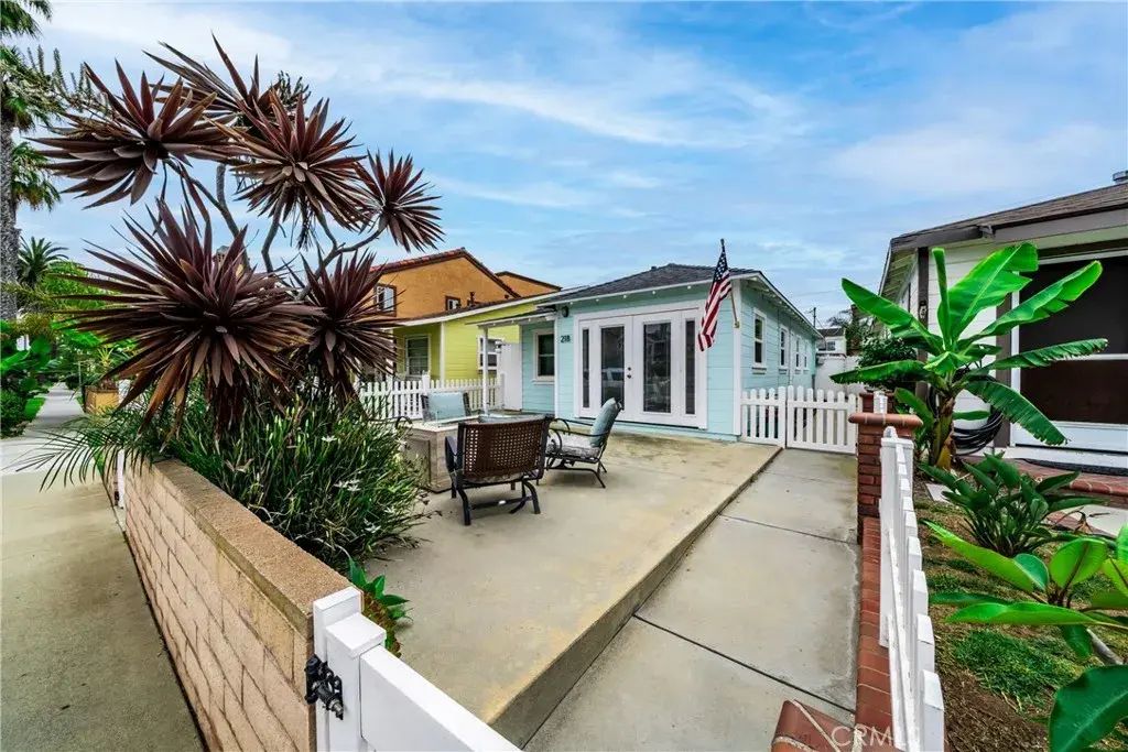 218 11th, Huntington Beach