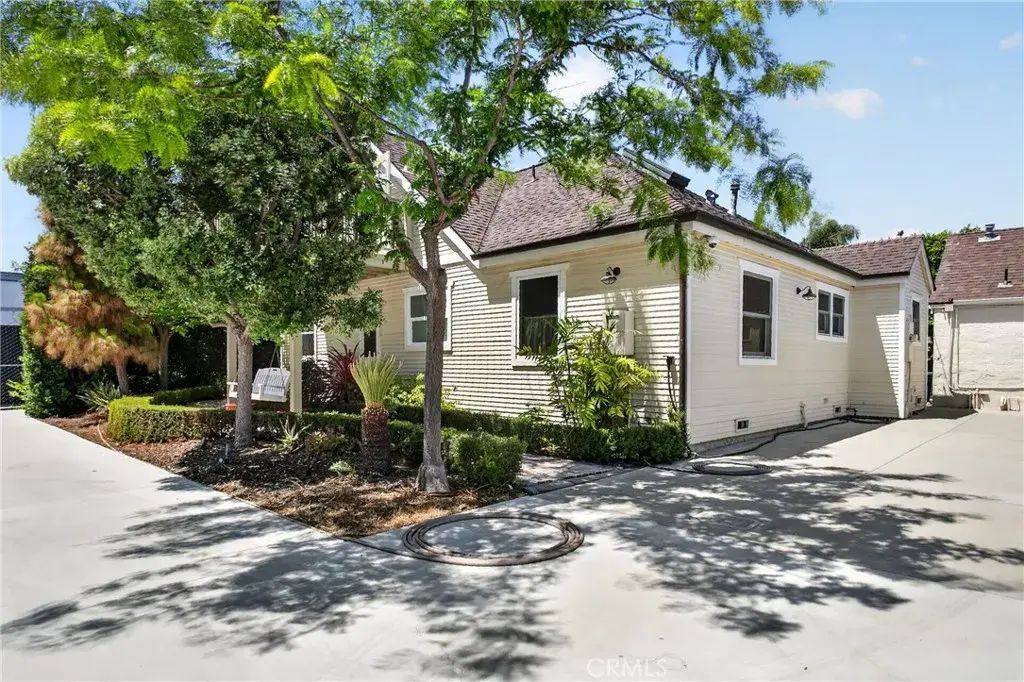 17066 Palmdale, Huntington Beach