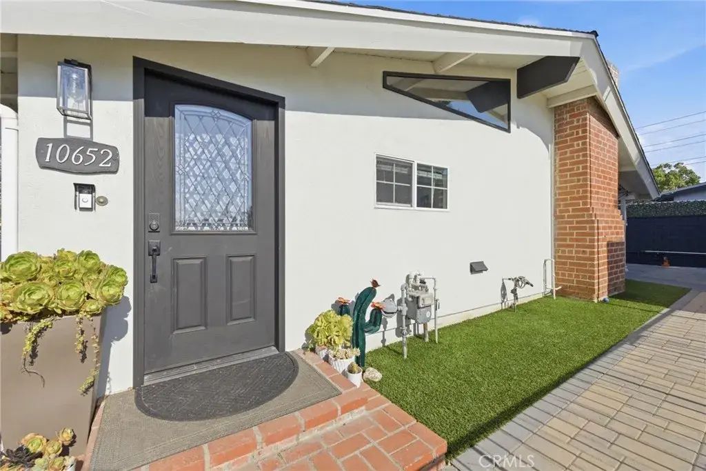 10652 Thomas, Anaheim