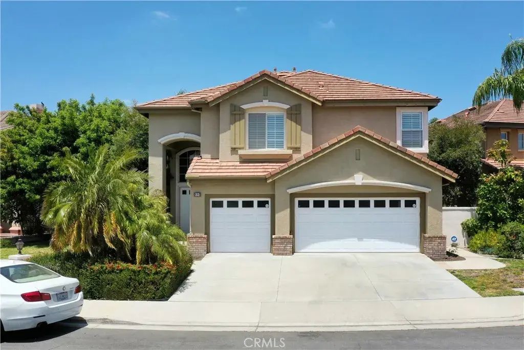 33 Arbusto, Irvine