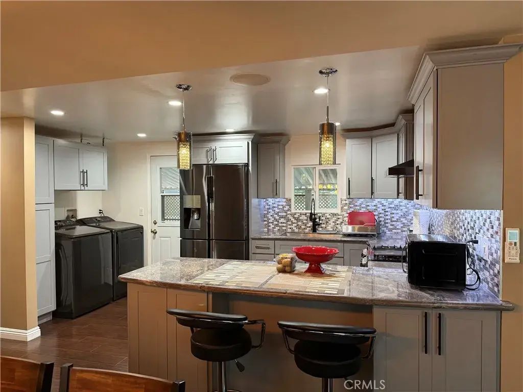 435 E Gardena 10, Gardena