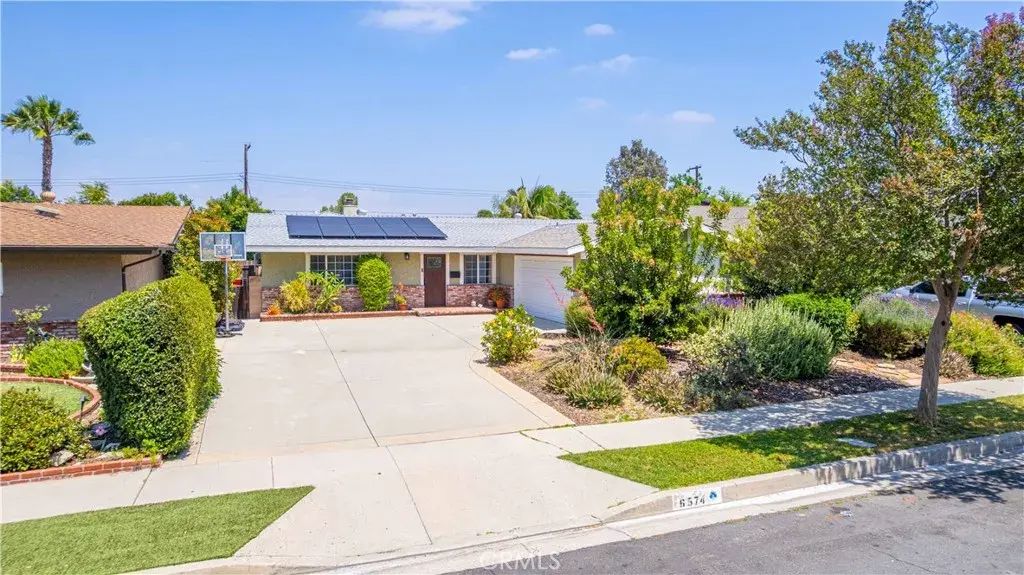6574 Franrivers Avenue, West Hills