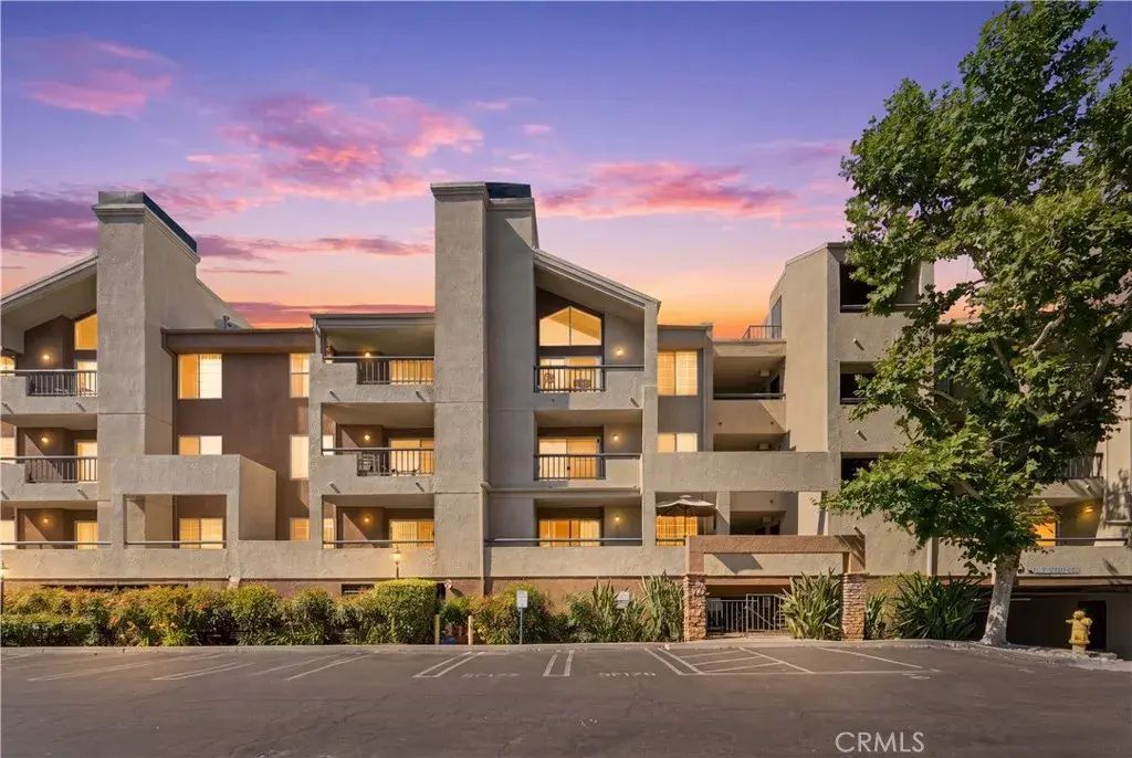 5535 Canoga 332, Woodland Hills