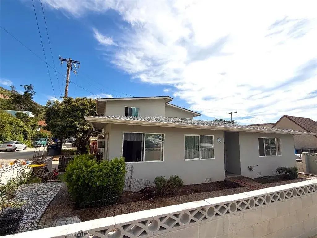 6840 W Santa Barbara, Ventura