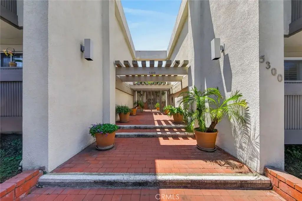 5300 Fairview, Los Angeles