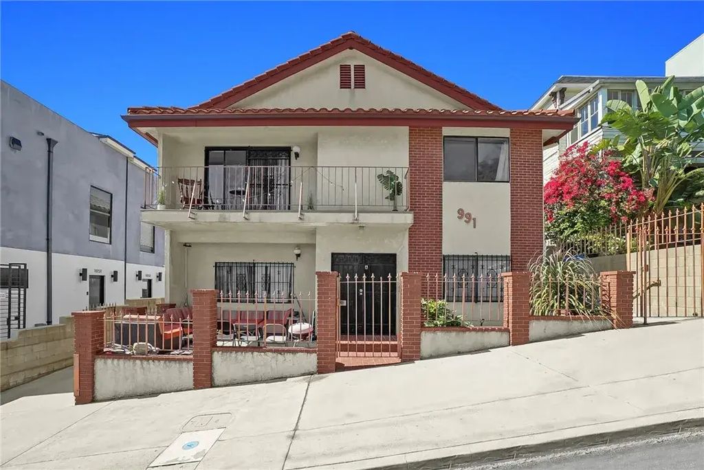 991 Everett, Los Angeles