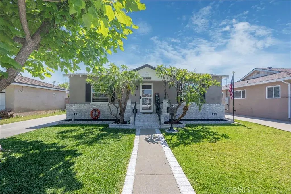 6132 Dunrobin, Lakewood