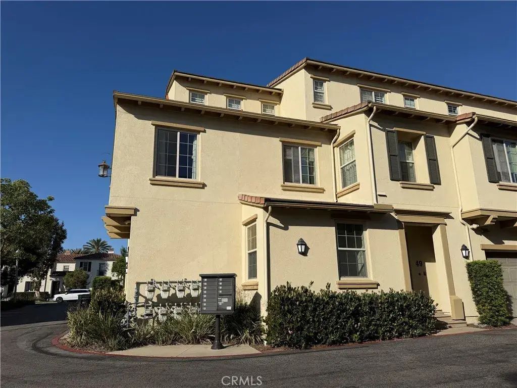 49 Spanish Lace, Irvine