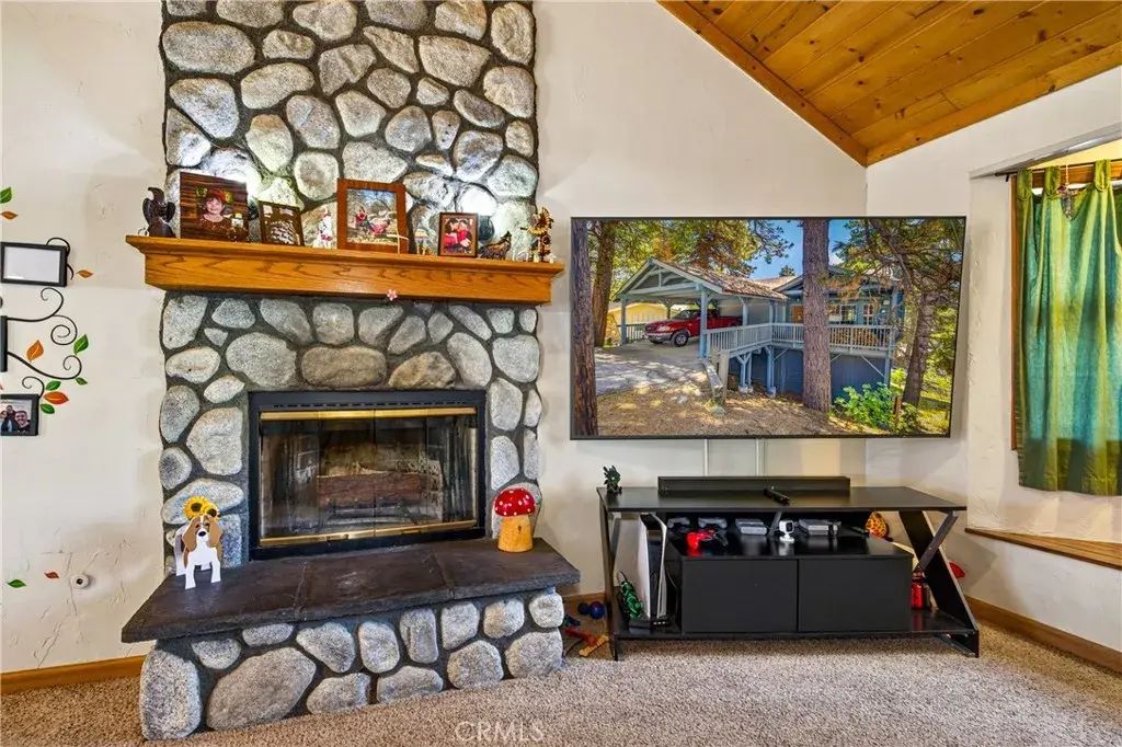 30949 Wild Oak, Running Springs