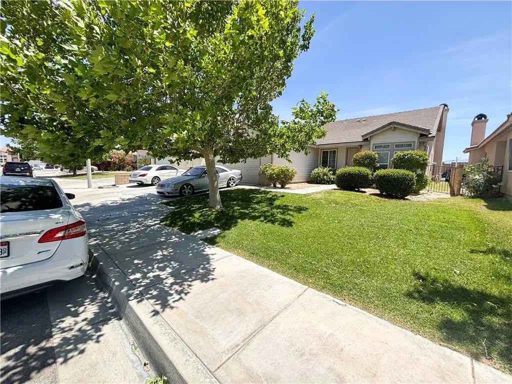 4042 W Avenue J9, Lancaster