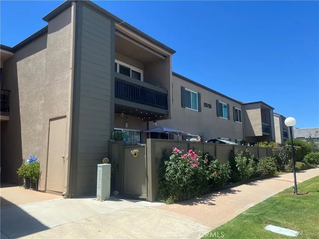 25735 Hogan Drive E3, Valencia