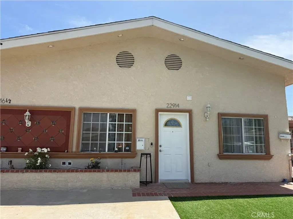 22914 Cantlay Street, West Hills