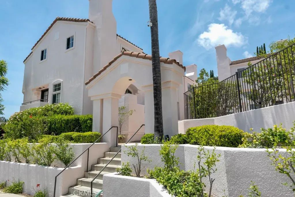4341 Freedom Drive C, Calabasas