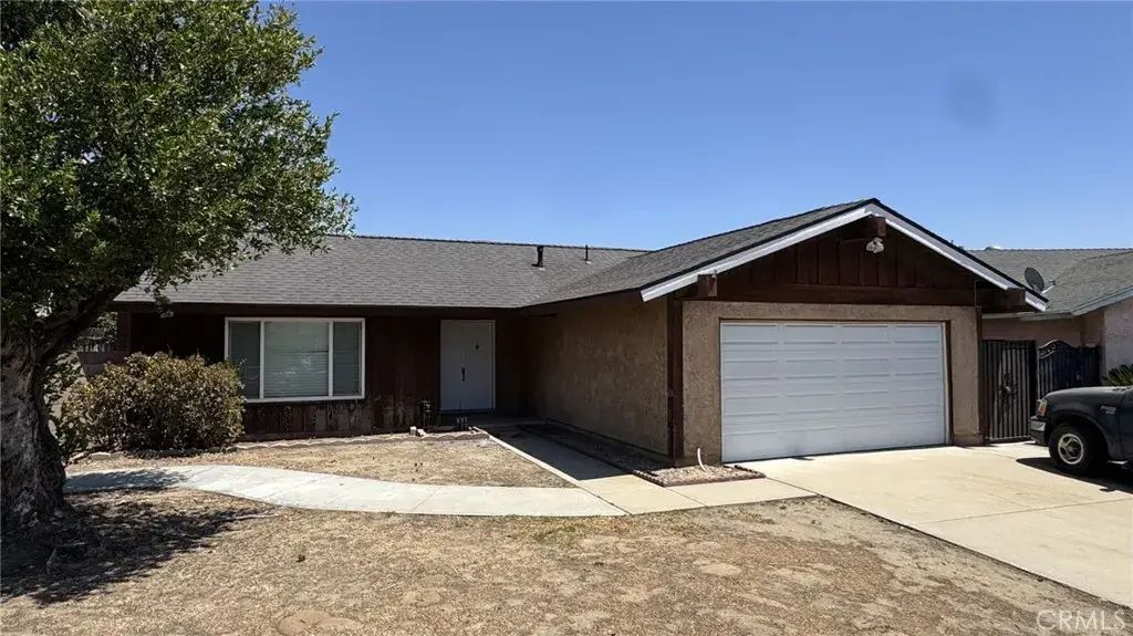 2701 S Whispering Lakes Court, Ontario