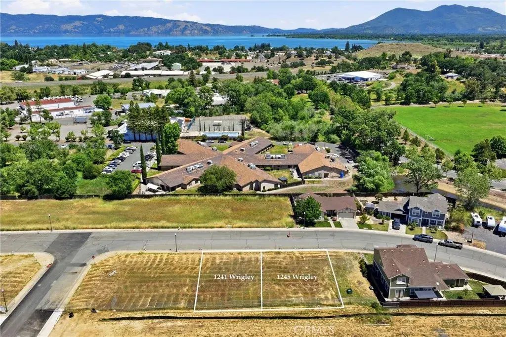 1245 Wrigley, Lakeport