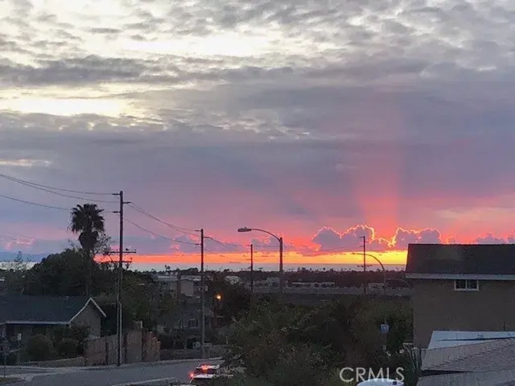 1010 W 19th, Costa Mesa