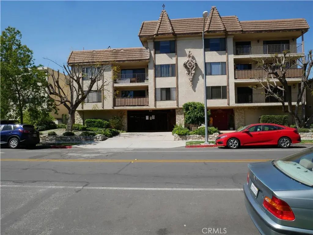 321 E Stocker Street 205, Glendale