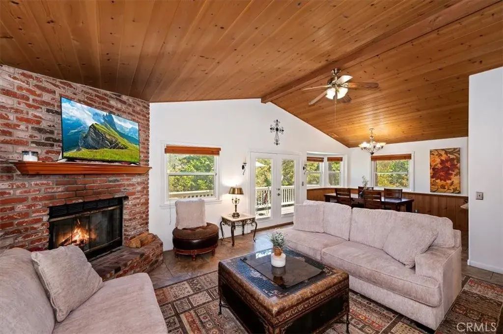 395 Wylerhorn, Crestline
