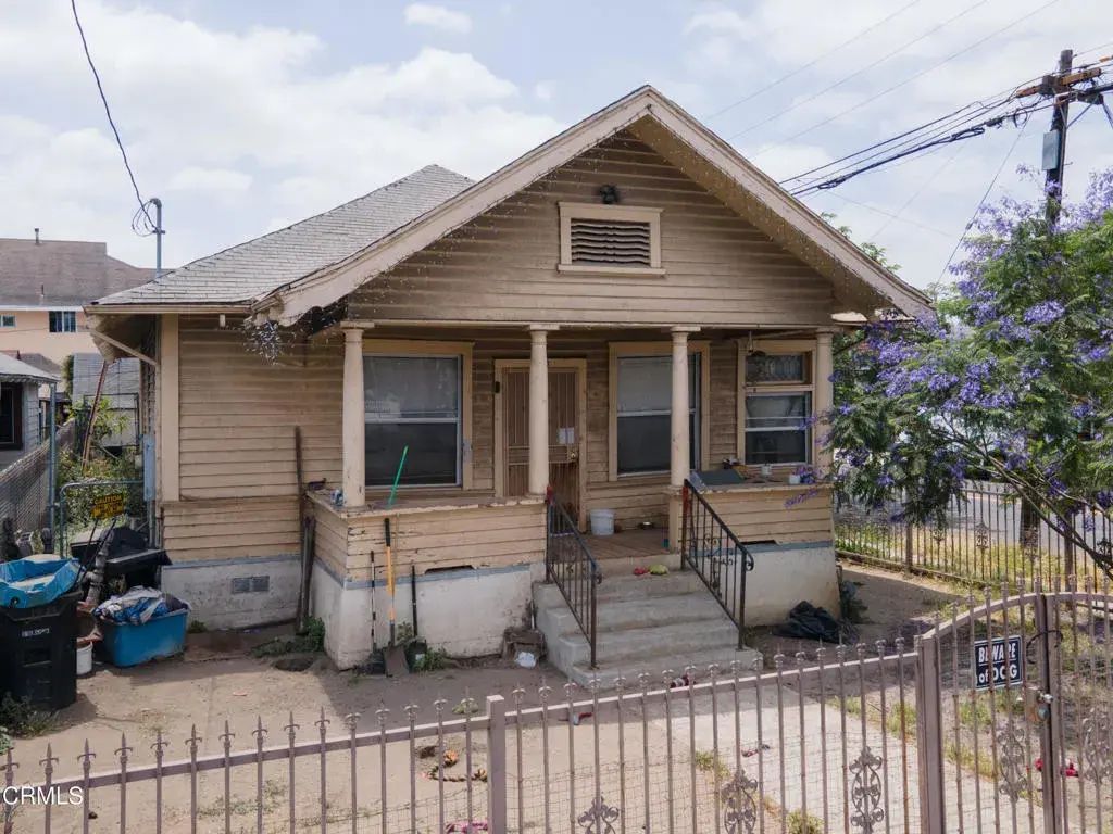 3000 Darwin Avenue, Los Angeles
