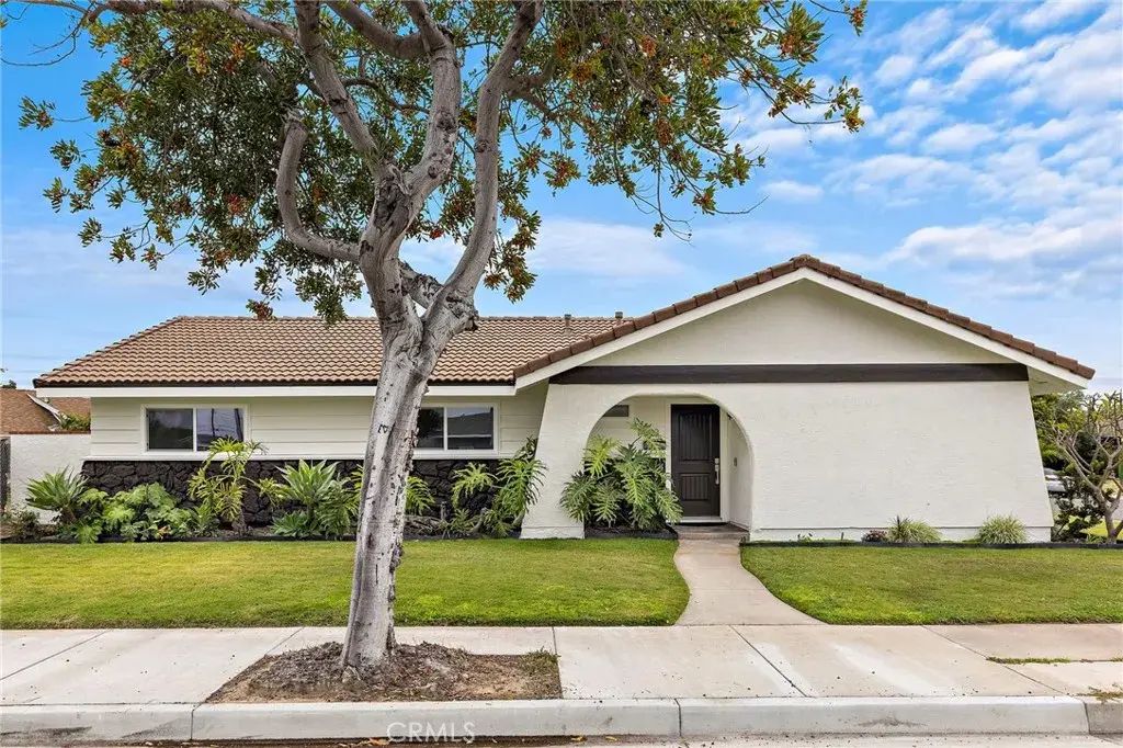 11692 Lampson Avenue, Garden Grove
