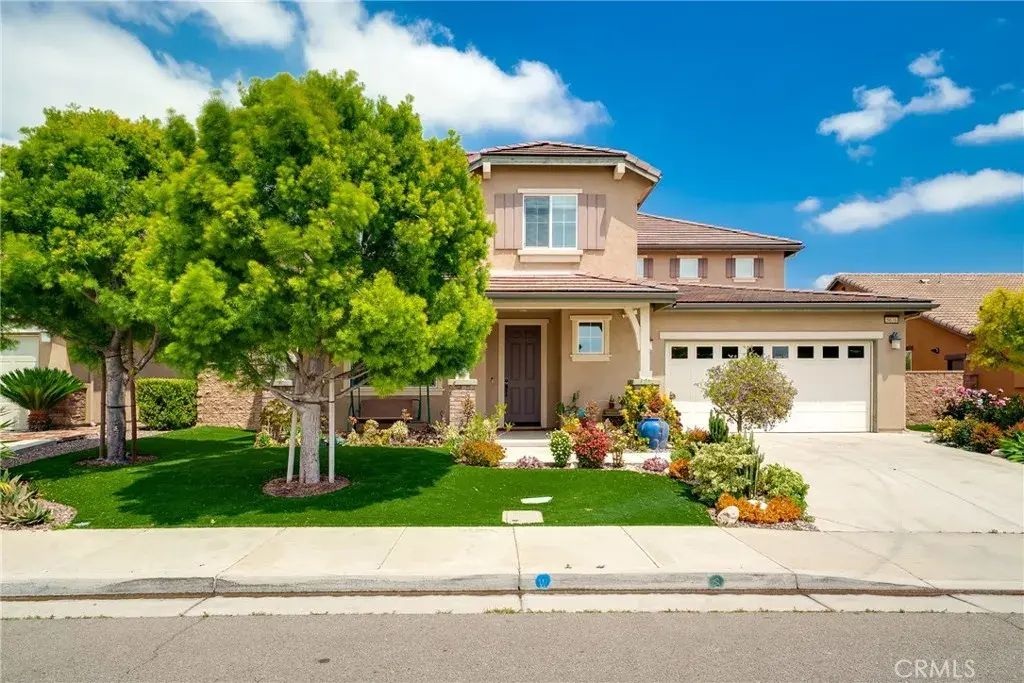 5676 Avocet, Jurupa Valley