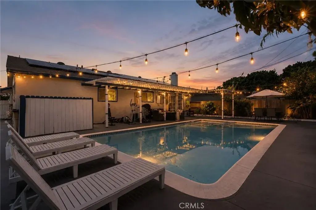 16842 Lucia, Huntington Beach