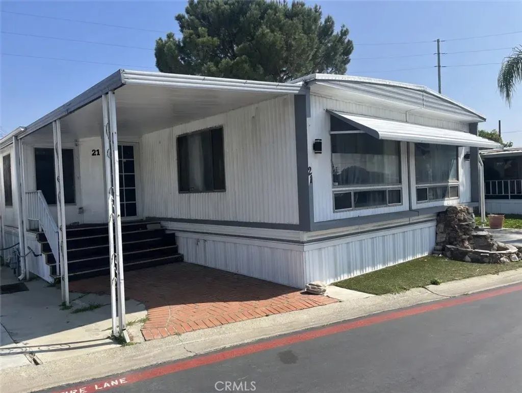 2930 W Rialto 21, Rialto