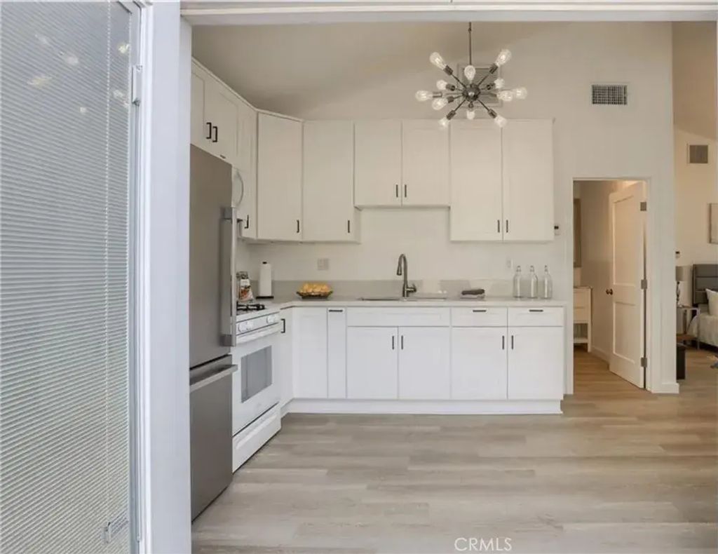 5337 E Brittain 1/2, Long Beach
