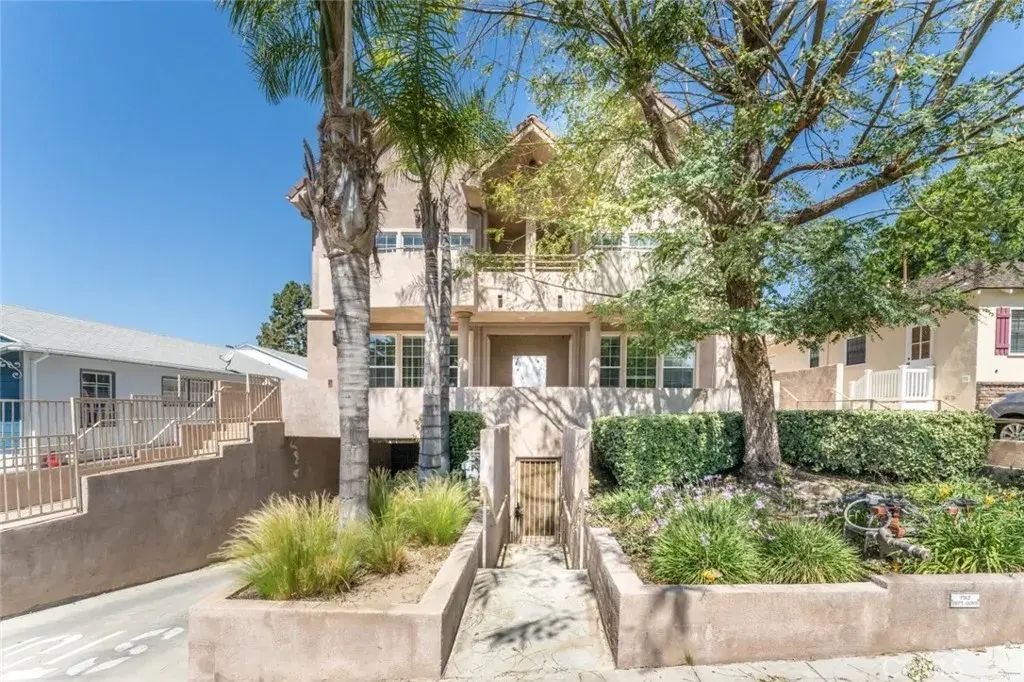 511 E Harvard Road 101, Burbank