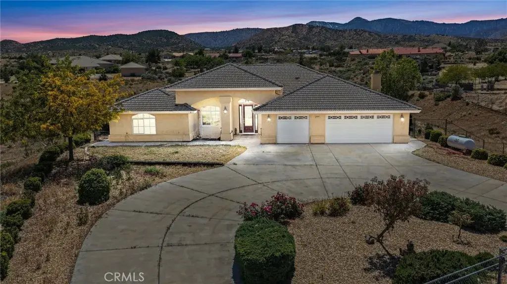 5295 Snow Line Drive, Phelan