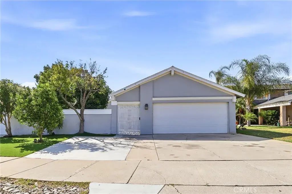 1585 Camelot, Corona