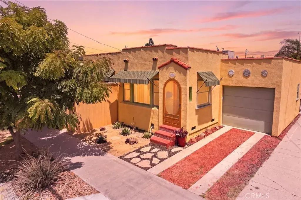 672 Stanley, Long Beach