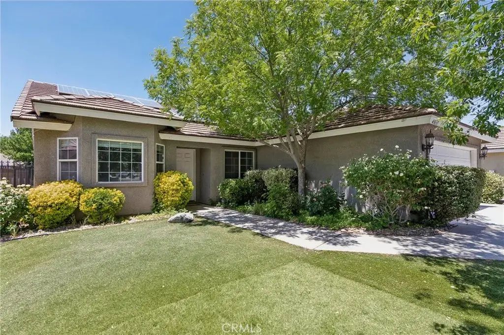 43637 6th East, Lancaster