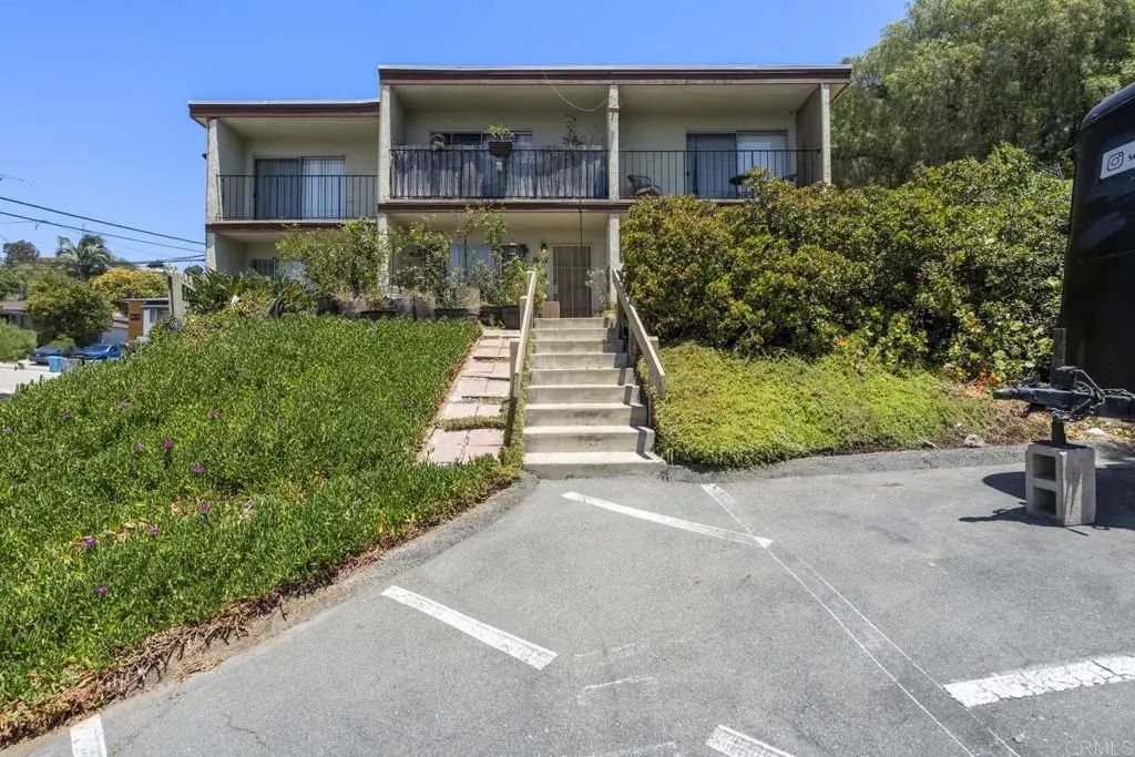 1605 Glenwood Drive, 