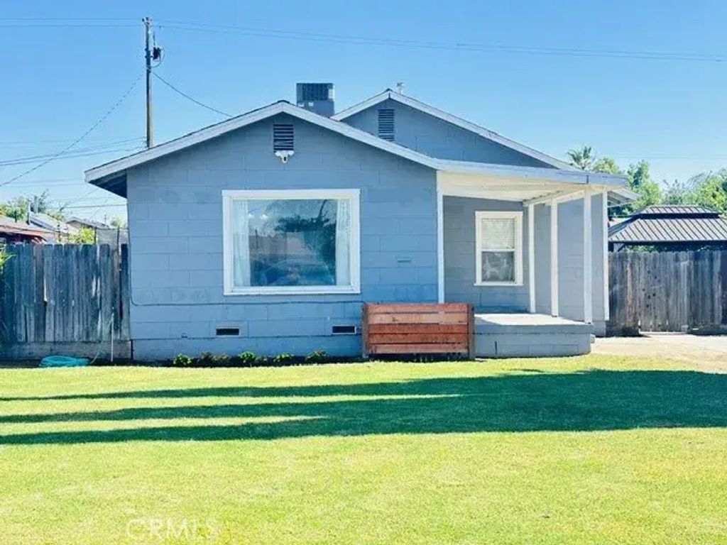 1942 E Olive, Dinuba