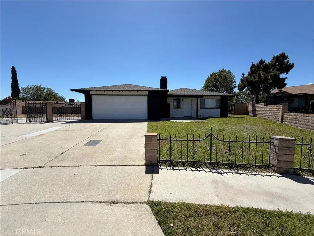 15820 Rainbow Drive, Fontana
