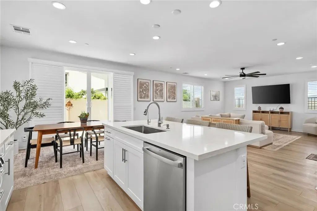23809 Solaris Court, Corona