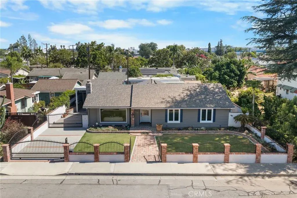 1536 E Commonwealth East, Fullerton