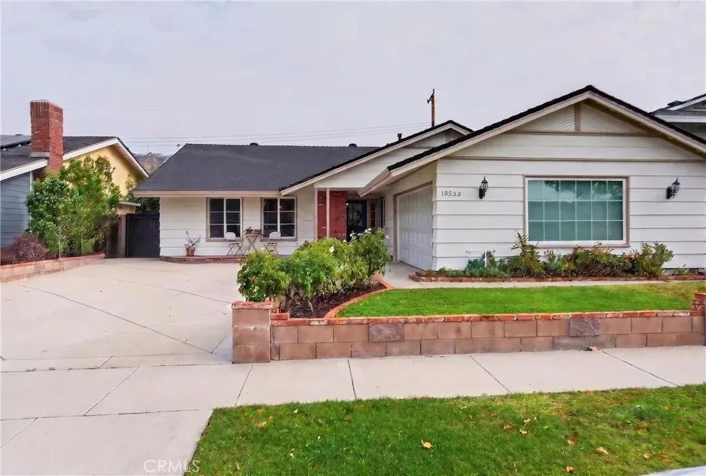 19533 Babington, Canyon Country