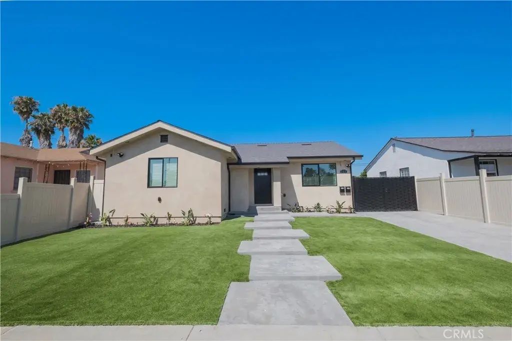 223 S Aprilia Ave, Compton
