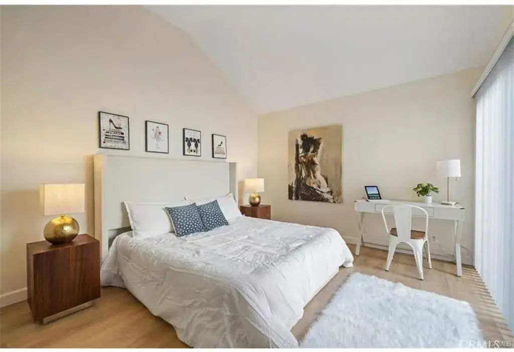 5 Wellesley, Irvine